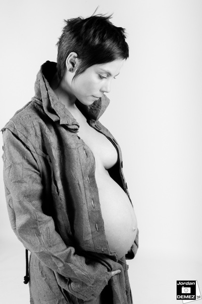 Jordan DEMEZ photo portrait de femme enceinte noir et blanc