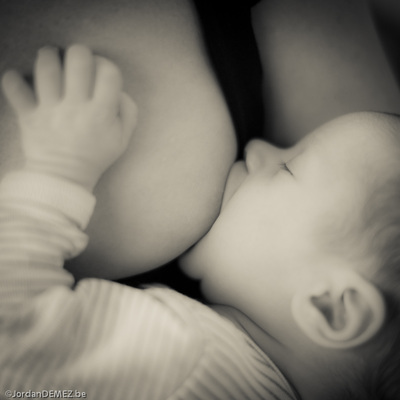 Jordan DEMEZ photo de bébé allaitement