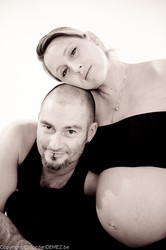 Jordan DEMEZ photo de couple avec femme enceinte nue en couleurs